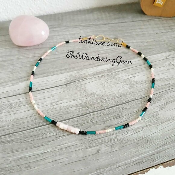 Dainty Shell & Glass Beaded Choker Necklace, Minimalist Seashells Artisan 14" - Picture 2 of 5